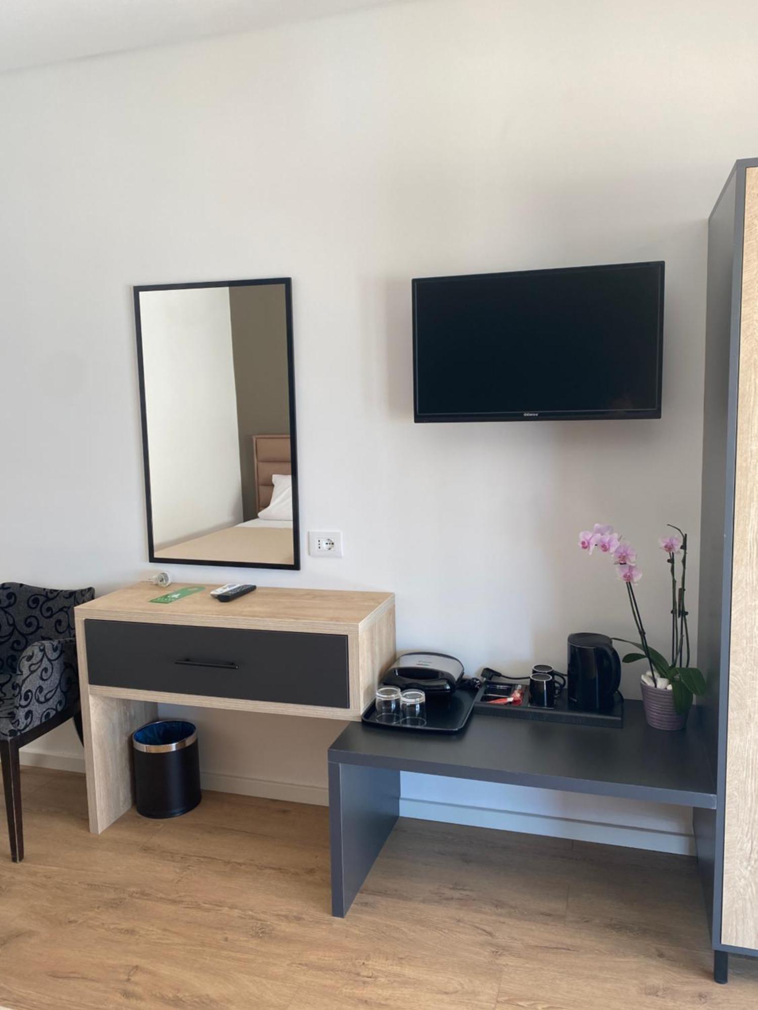 Augusto Rooms Saranda Extérieur photo